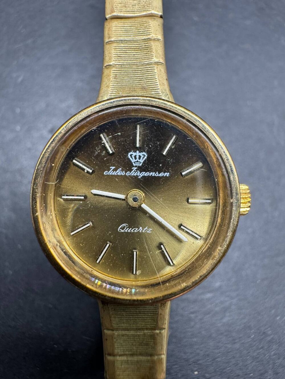 Jules Jurgensen Women's Quartz Wristwatch Gold Tone Round Face Stretch Band